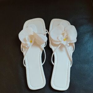 Elegant White Floral Women's Sandals